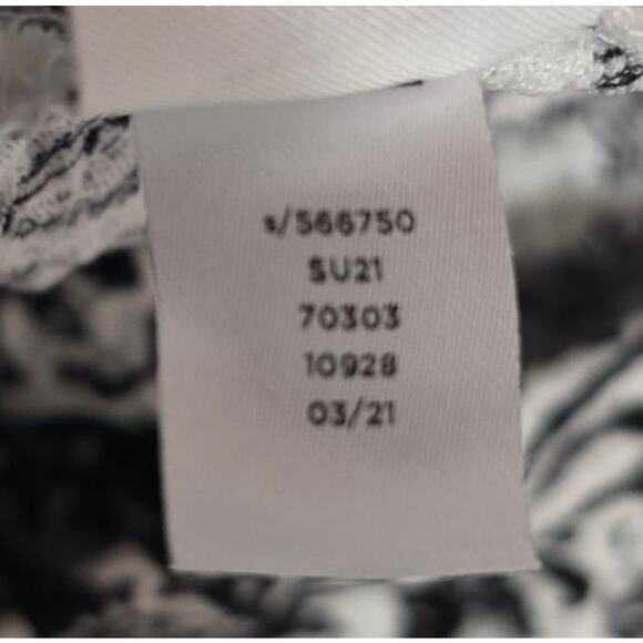 Loft Floral Black & White Capped Flutter Sleeve Blouse XL - Picture 3 of 4